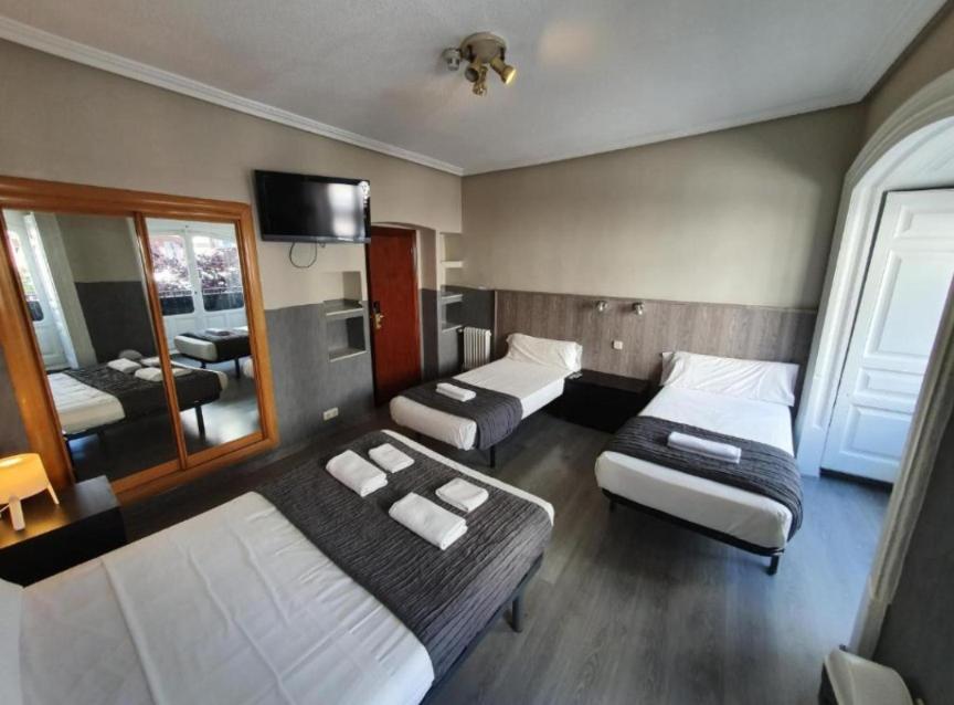 Plaza Dort Rooms I — Photos 3